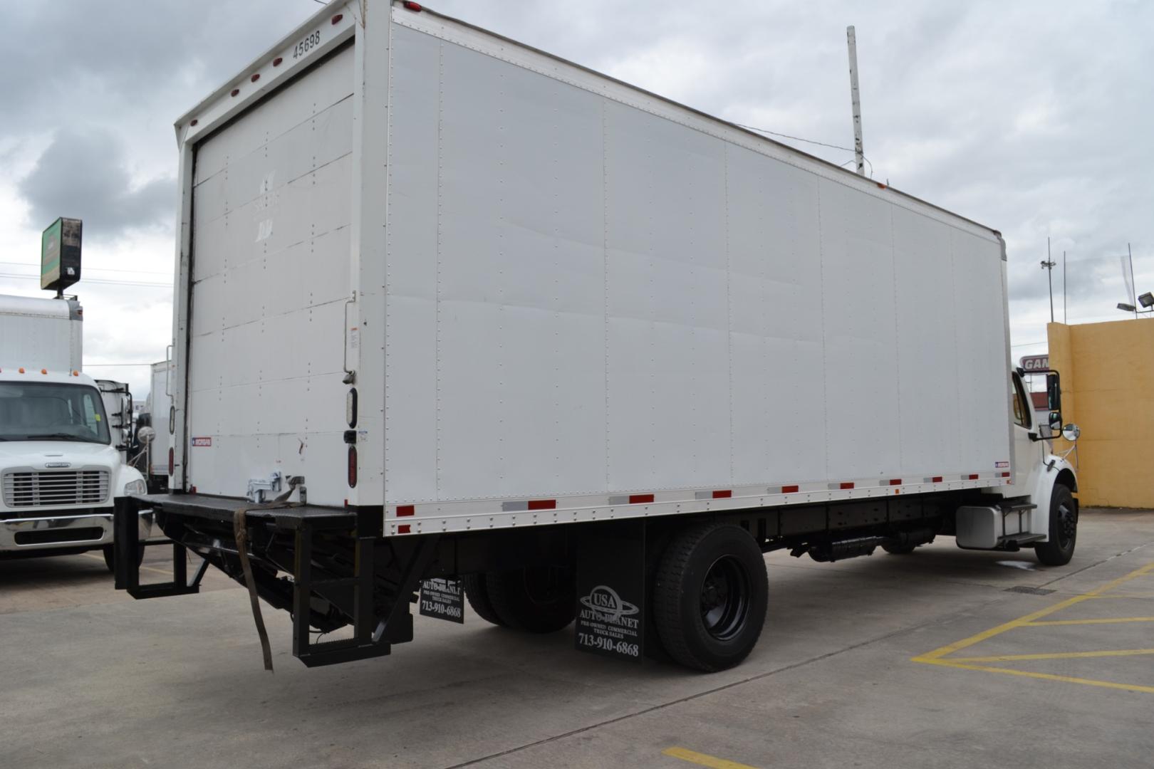 2014 WHITE /BLACK FREIGHTLINER M2-106 with an CUMMINS ISB 6.7L 240HP engine, ALLISON 2100HS AUTOMATIC transmission, located at 9172 North Fwy, Houston, TX, 77037, (713) 910-6868, 29.887470, -95.411903 - Photo#4